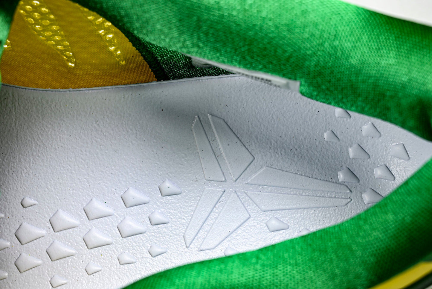 Kobe 8 Protro Oregon Ducks PE 'Yellow'