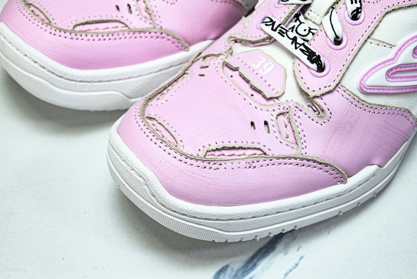 Вalenciaga Hamptons Worn-Out Sneaker 'White Pink'