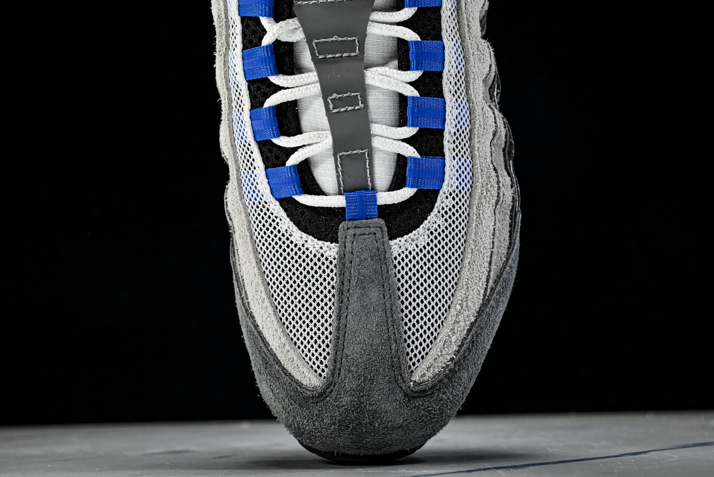 Undefeated x AM95 Geo Exclusive Pack 'Birmingham Hyper Cobalt'