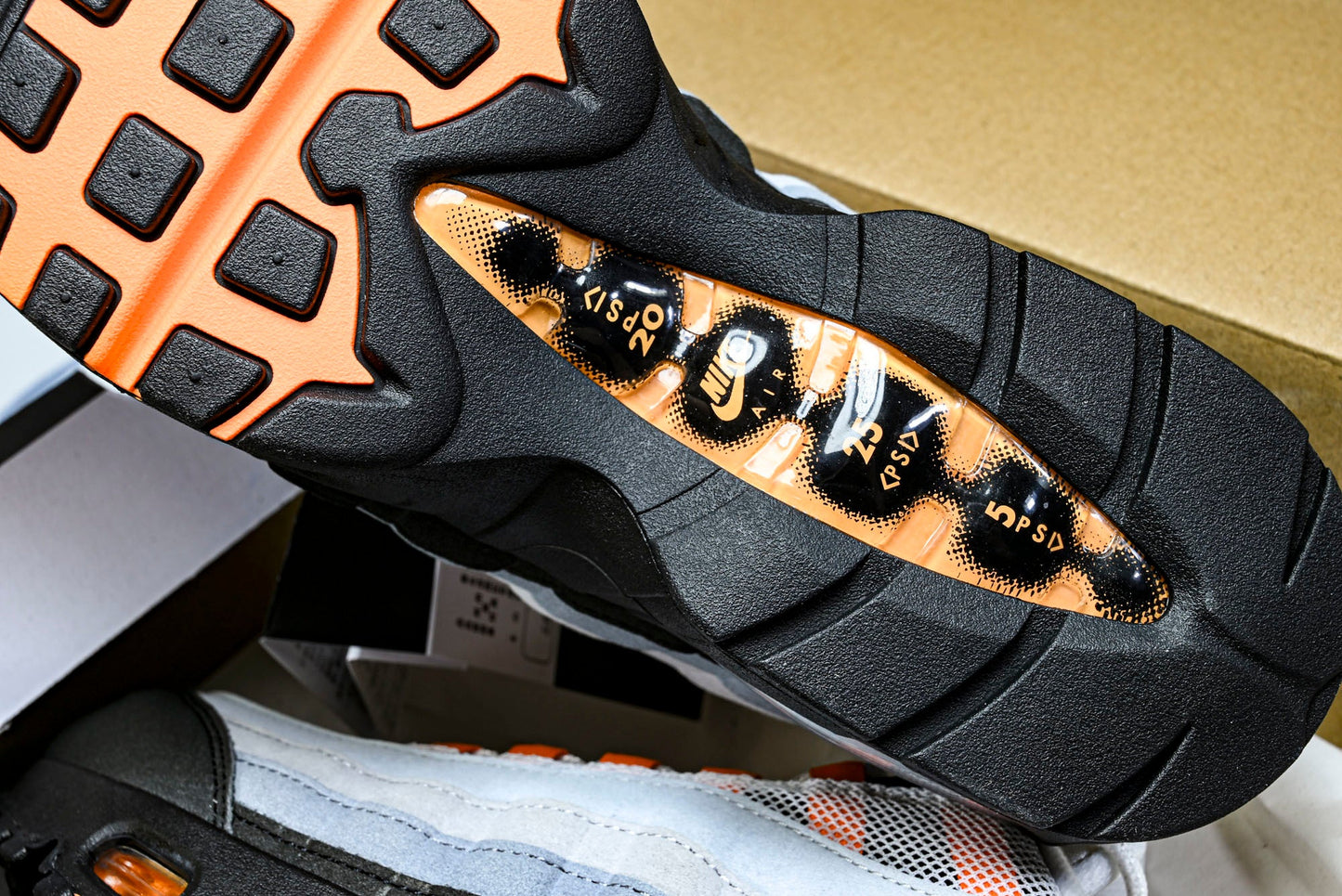 AM95 OG 'Bright Mandarin'