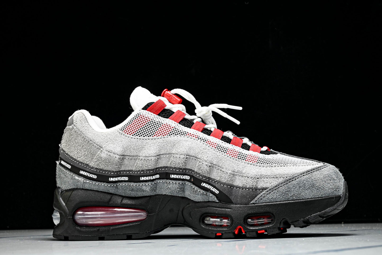 Undefeated x AM95 Geo Exclusive Pack 'Tokyo Bright Crimson'