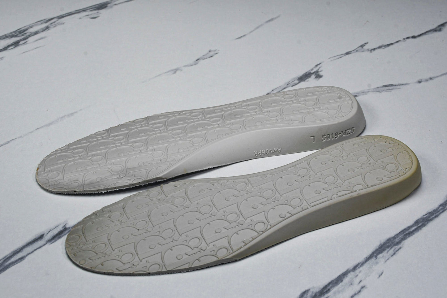 D1or B33 Gravity Leather 'Oblique Triple White' - UK 7 / US 8 / EU 41