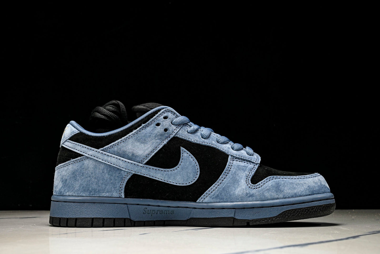 SB Dnk Low x Supreme 94 Ocean Fog