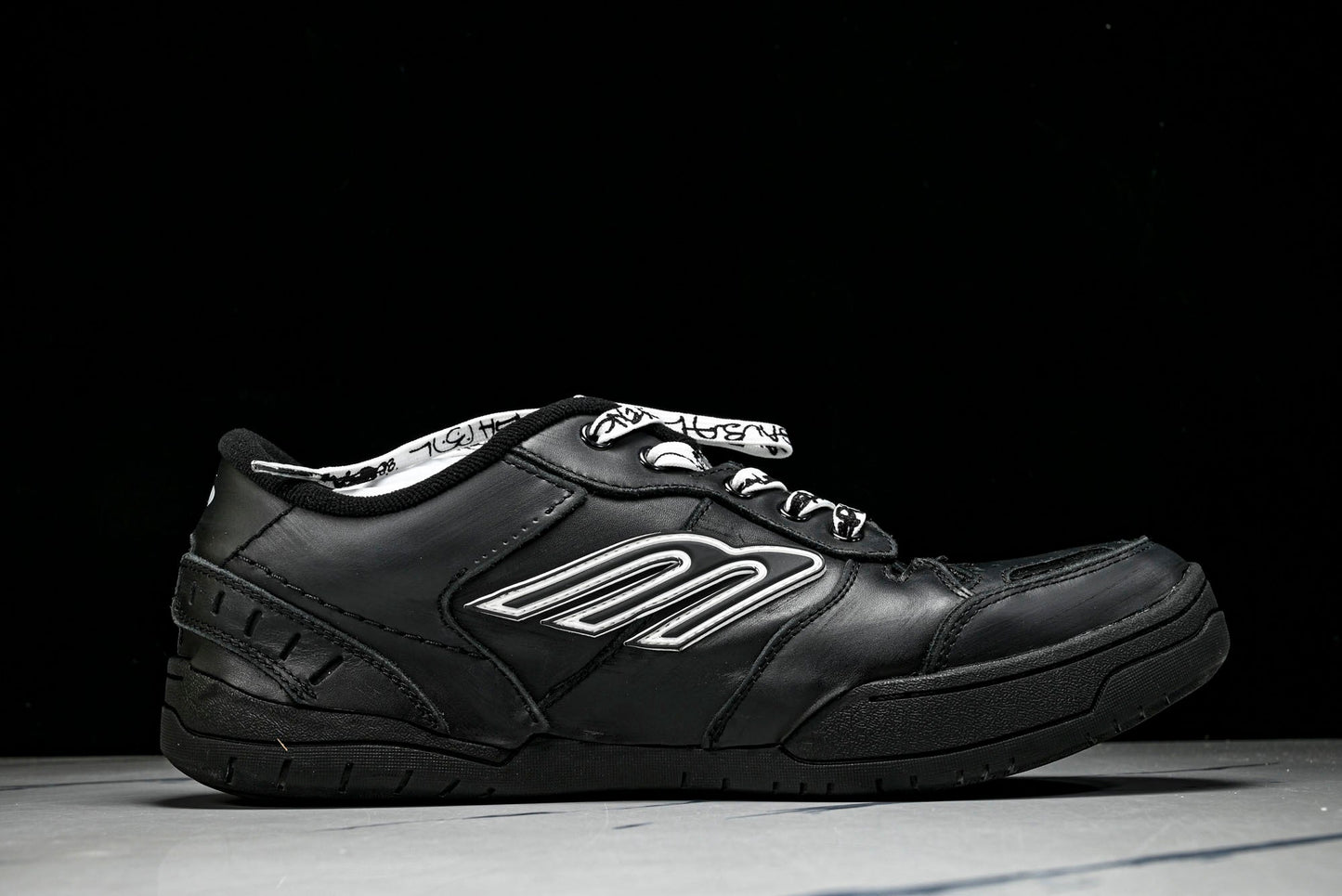 Вalenciaga Hamptons Worn-Out Sneaker 'Black'