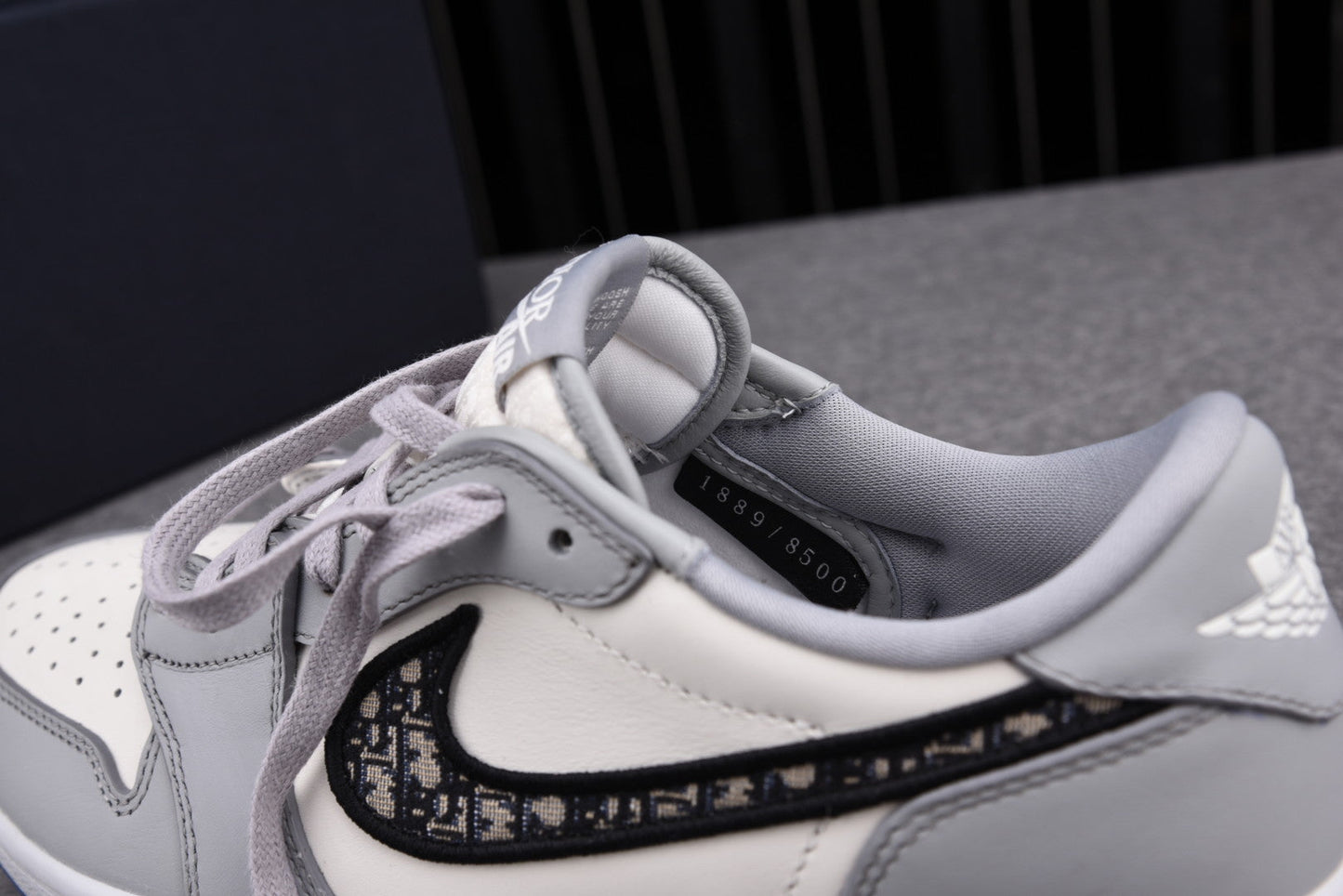 Dr x AJ1 Retro Low OG - UK 8.5 / US 9.5 / EU 43