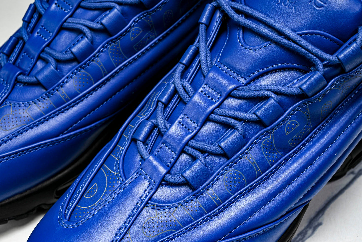 Supreme x AM95 Lux 'Hyper Cobalt'