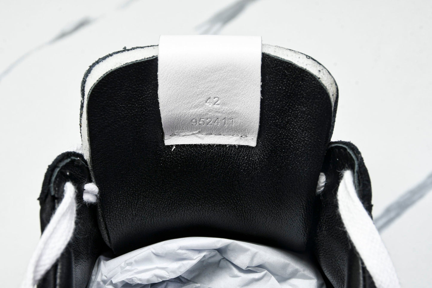 Loewe Ballet Runner 2.0 'Black White'