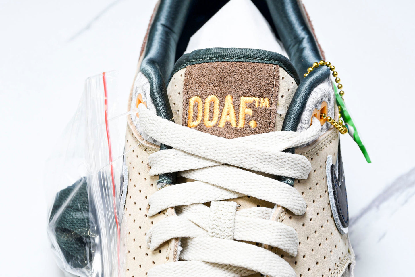 Division Street x AM1 '87 Premium University of Oregon PE - UK 9.5 / US 10.5 / EU 44.5