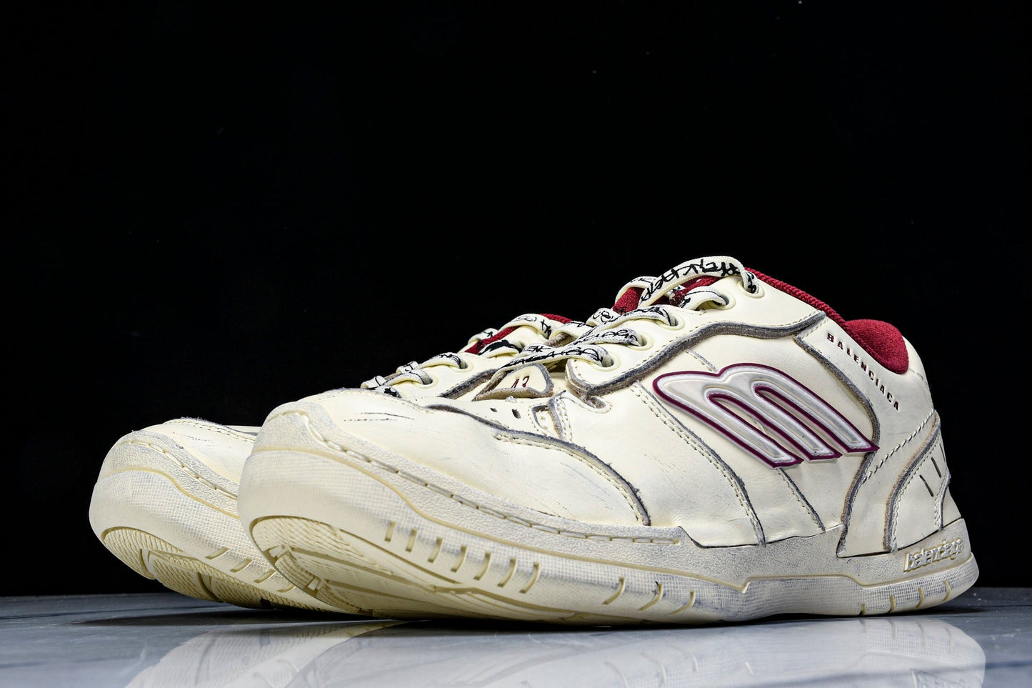 Вalenciaga Hamptons Worn-Out Sneaker 'Off-White Red'
