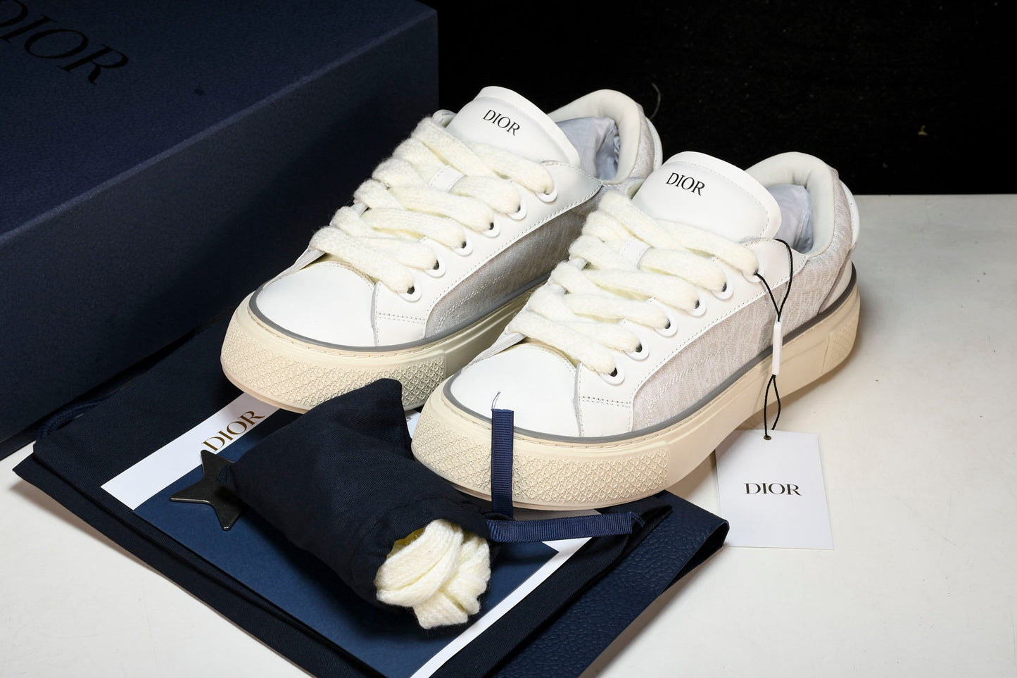 D1or B33 'White Oblique' - UK 11 / US 12 / EU 45