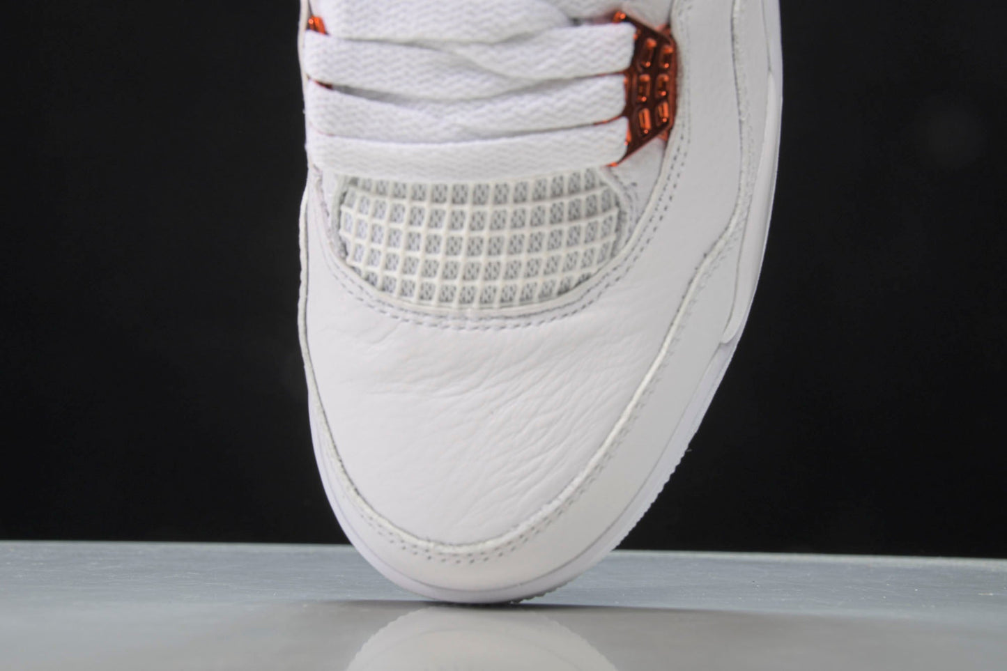AJ4 Retro OG 'Orange Metallic' - UK 9.5 / US 10.5 / EU 44.5