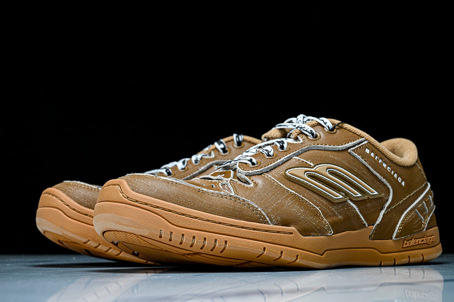 Вalenciaga Hamptons Worn-Out Sneaker 'Camel Brown'