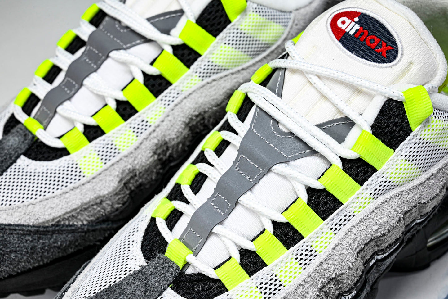 Undefeated x AM95 Geo Exclusive Pack 'NYC Neon'