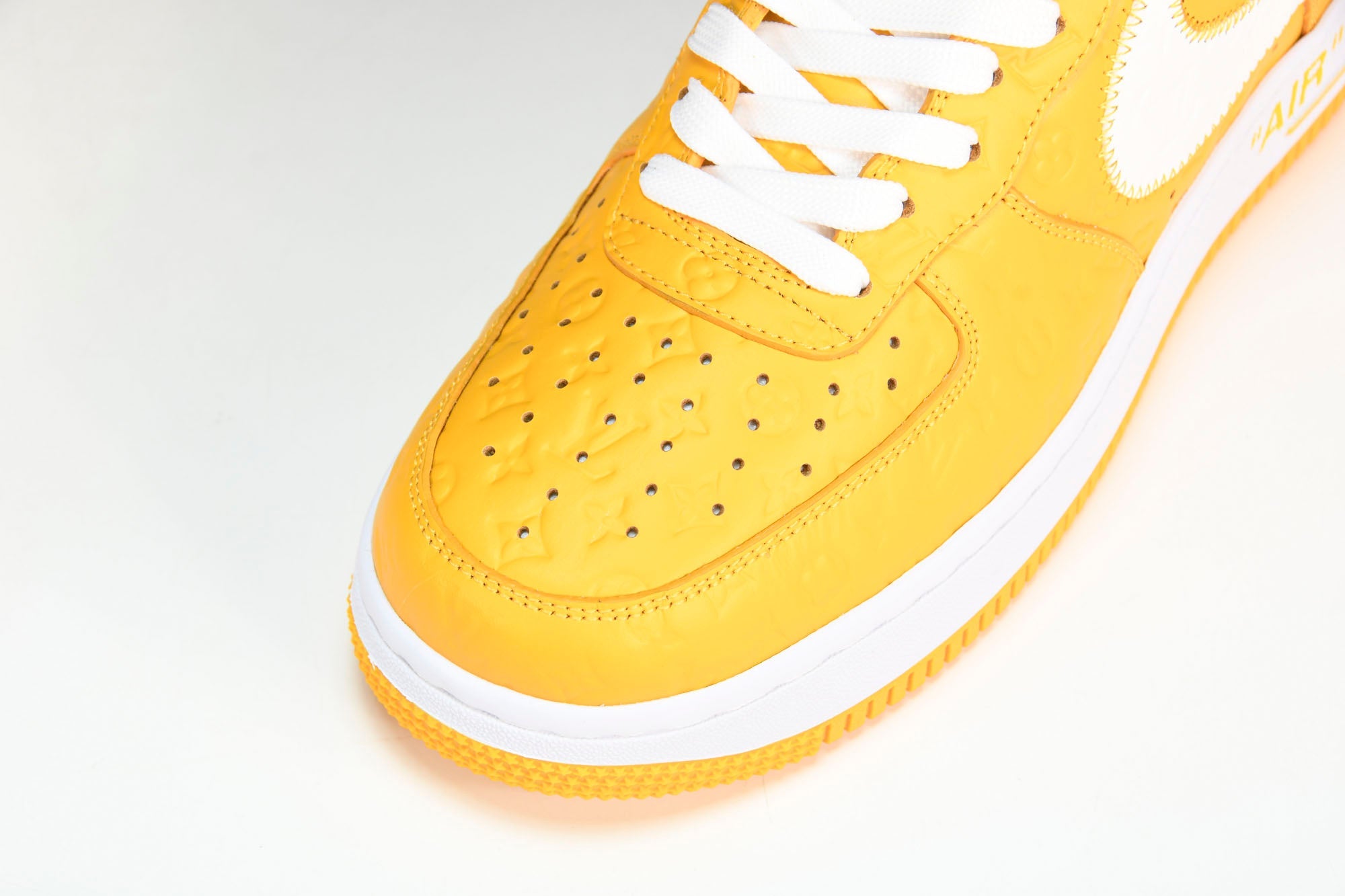 Louis Vuittоп x AF1 by Virgil Abloh 'Yellow' - UK 6 / US 7 / EU 41