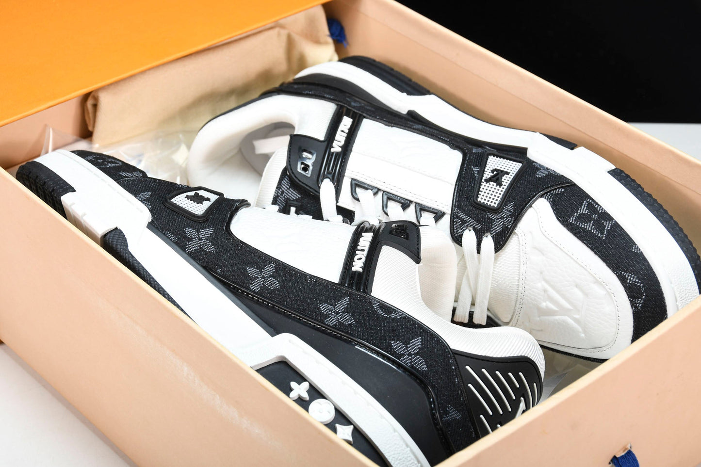 Louis Vuittоп Trainer Low 'Black White' - UK 6 / US 7 / EU 40