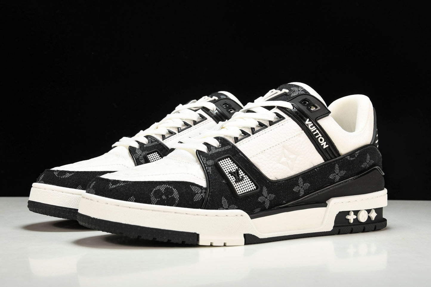 Louis Vuittоп Trainer Low 'Black White' - UK 6 / US 7 / EU 40