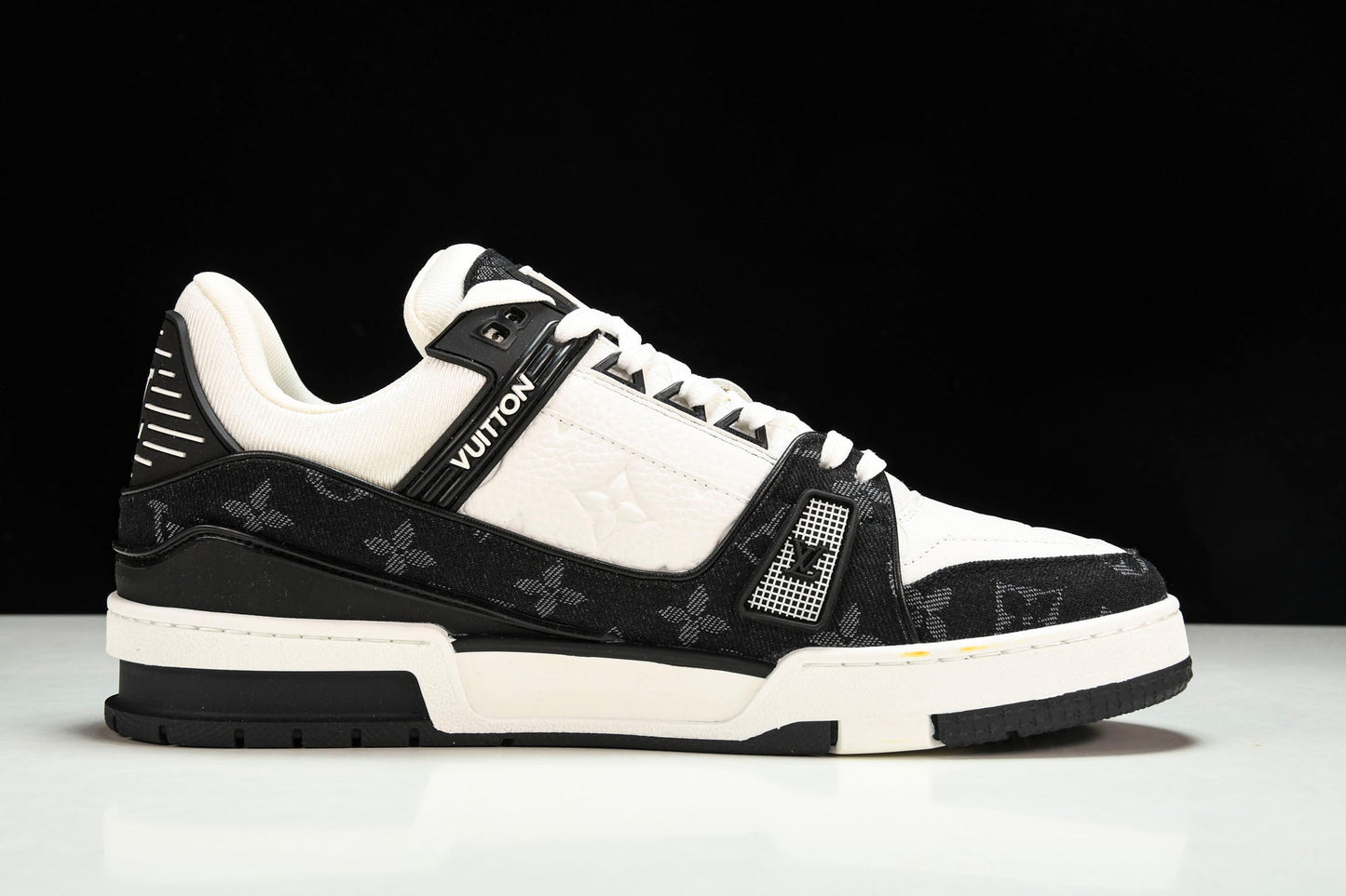 Louis Vuittоп Trainer Low 'Black White' - UK 6 / US 7 / EU 40