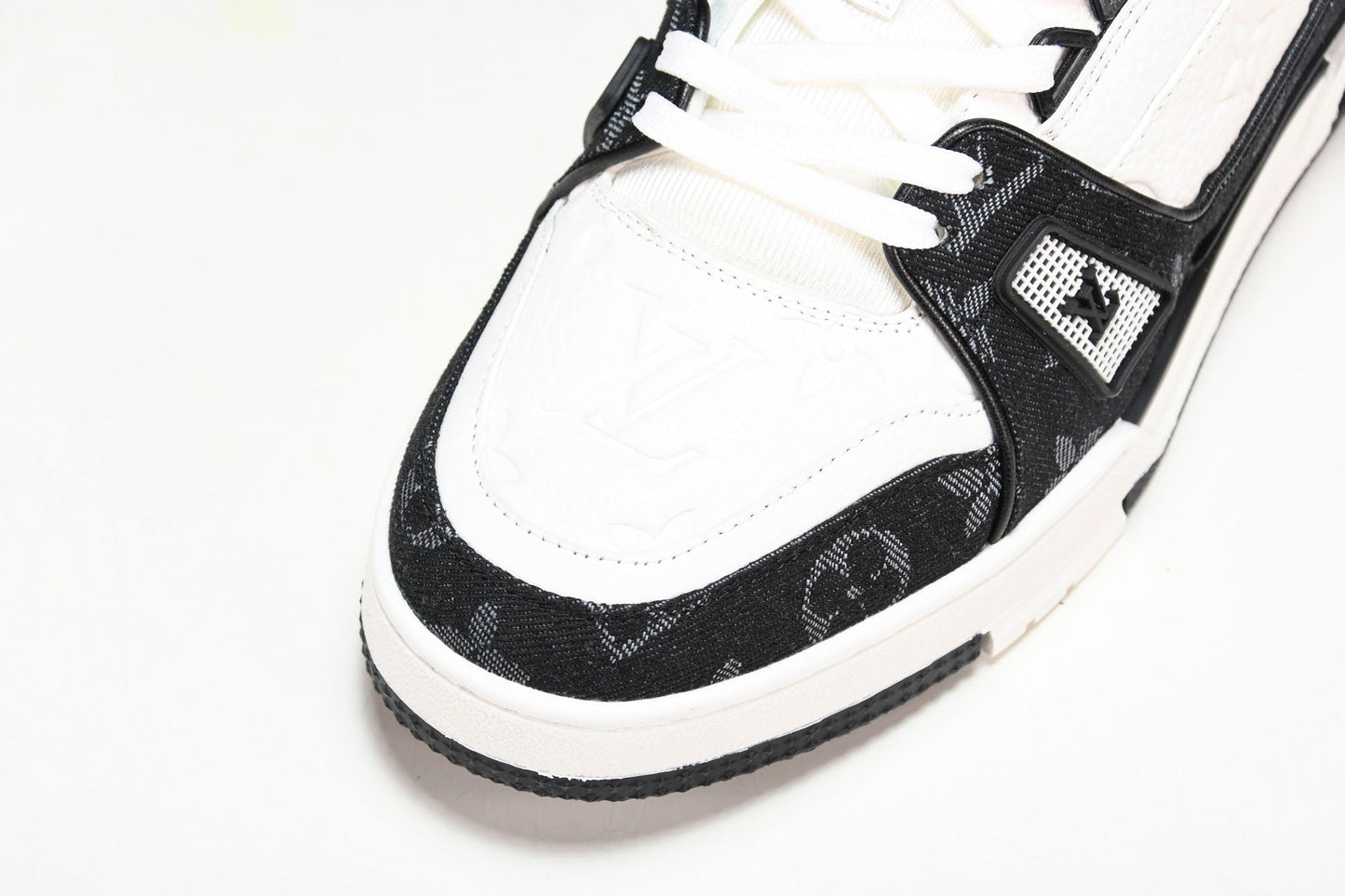 Louis Vuittоп Trainer Low 'Black White' - UK 6 / US 7 / EU 40