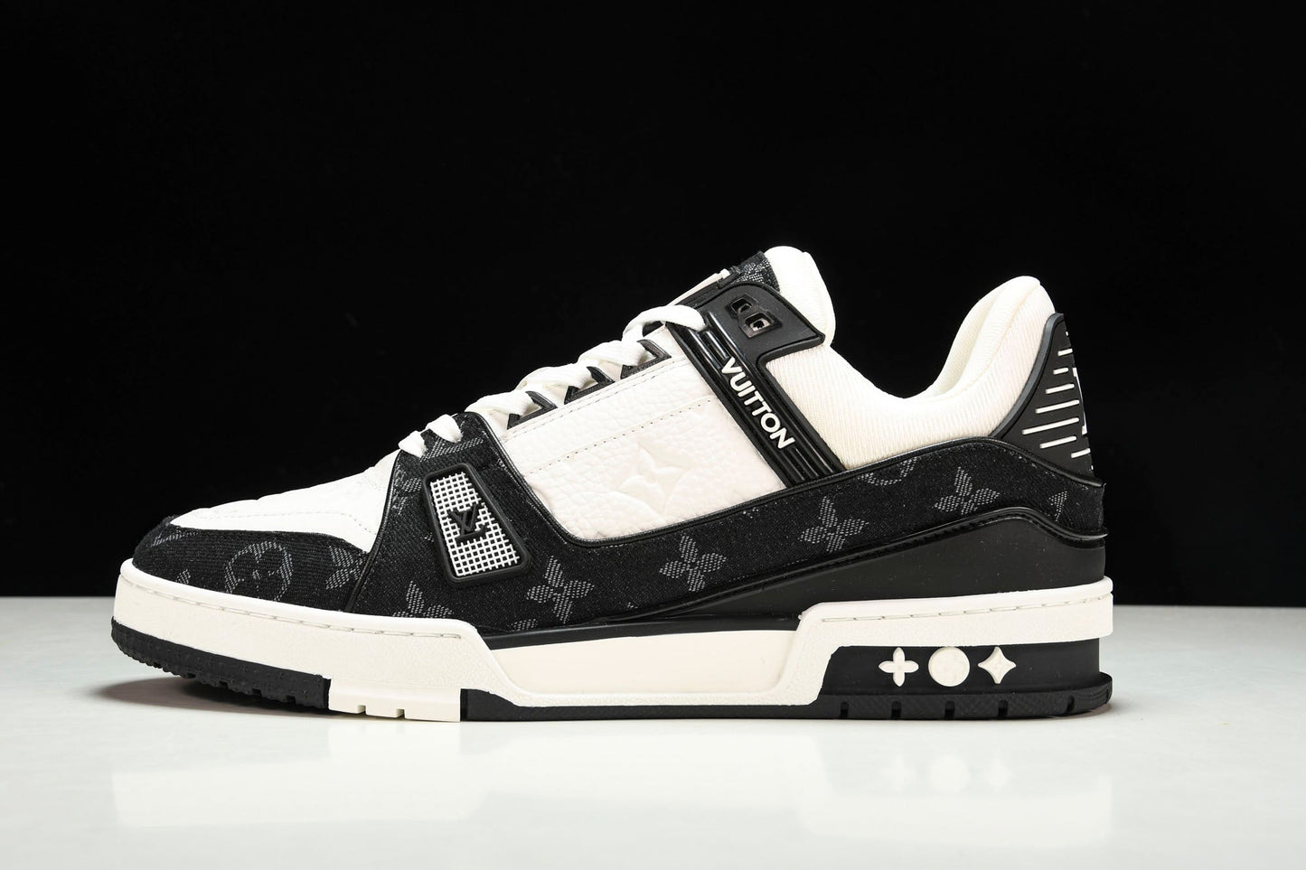 Louis Vuittоп Trainer Low 'Black White' - UK 6 / US 7 / EU 40