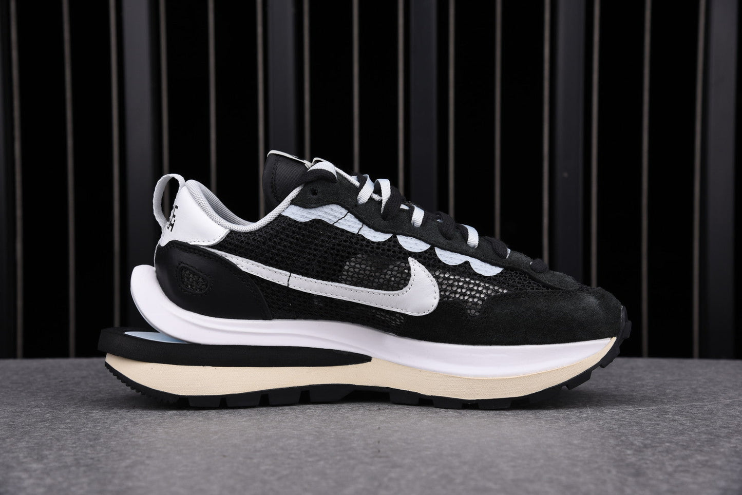 Sacai VaporWaffle Black White - UK 8.5 / US 9.5 / EU 43 - UK 8.5 / US 9.5 / EU 43