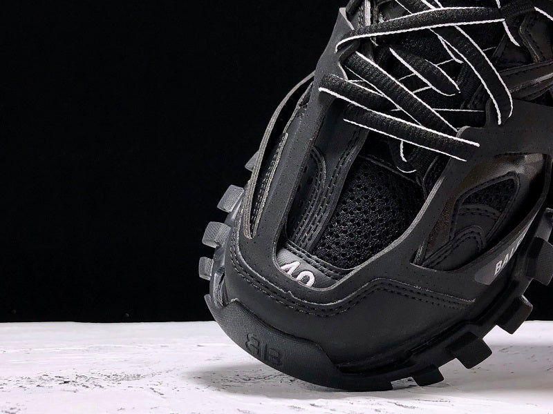 Track LED Trainer 'Black' - (W) UK 2 / (W) US 5 / EU 35