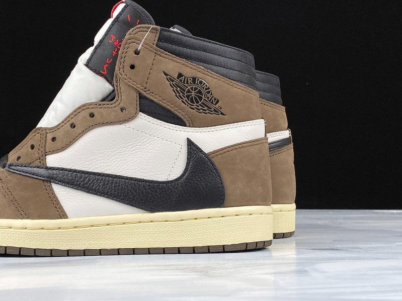 Travis Scott AJ1 Retro High - UK W 4.5 (M 5) / US W 7 (M 5.5) / EU 38