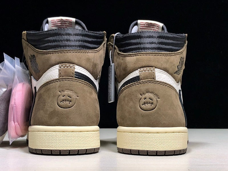 Travis Scott AJ1 Retro High - UK W 4.5 (M 5) / US W 7 (M 5.5) / EU 38