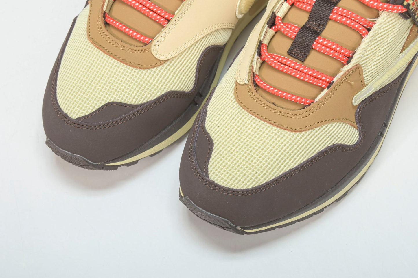 Travis Scott AM1 'Baroque Brown' - UK 6.5 / US 7.5 / EU 40.5