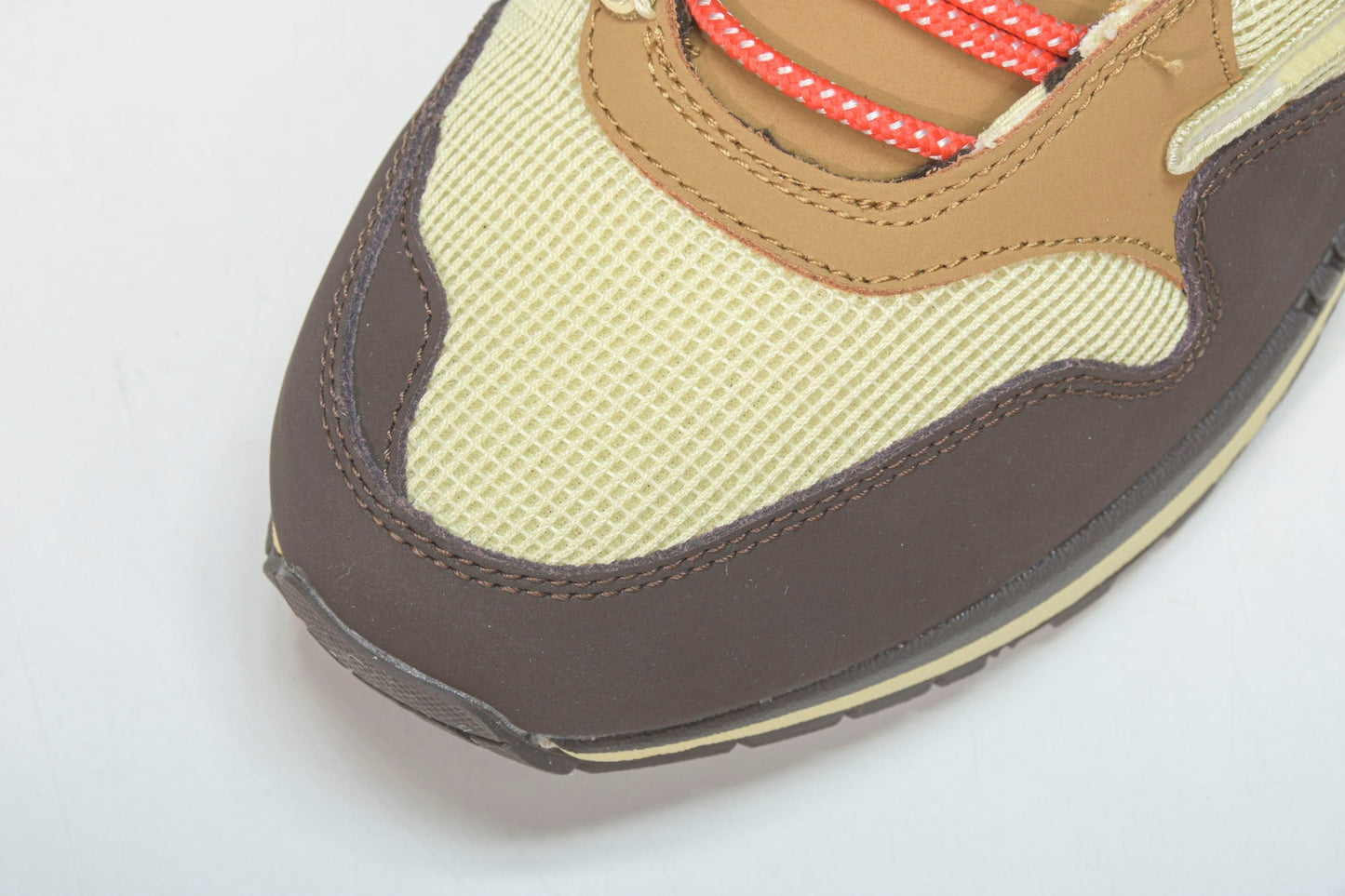 Travis Scott AM1 'Baroque Brown' - UK 6.5 / US 7.5 / EU 40.5