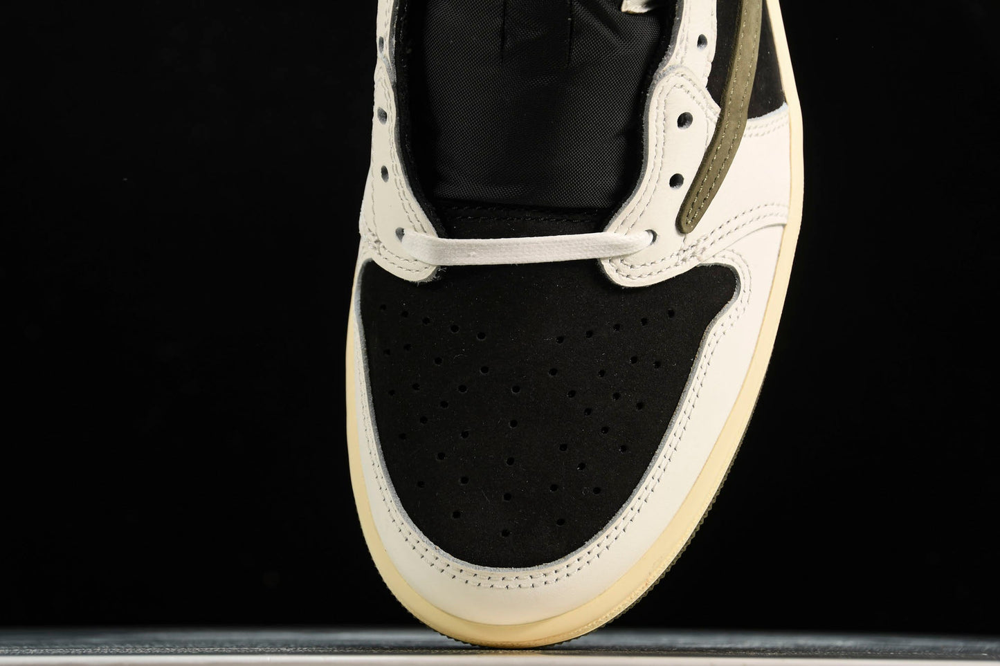 Travis Scott x AJ1 Low OG 'Olive' - UK W 4 (M 4.5) / US W 6.5 (M 5) / EU 37.5