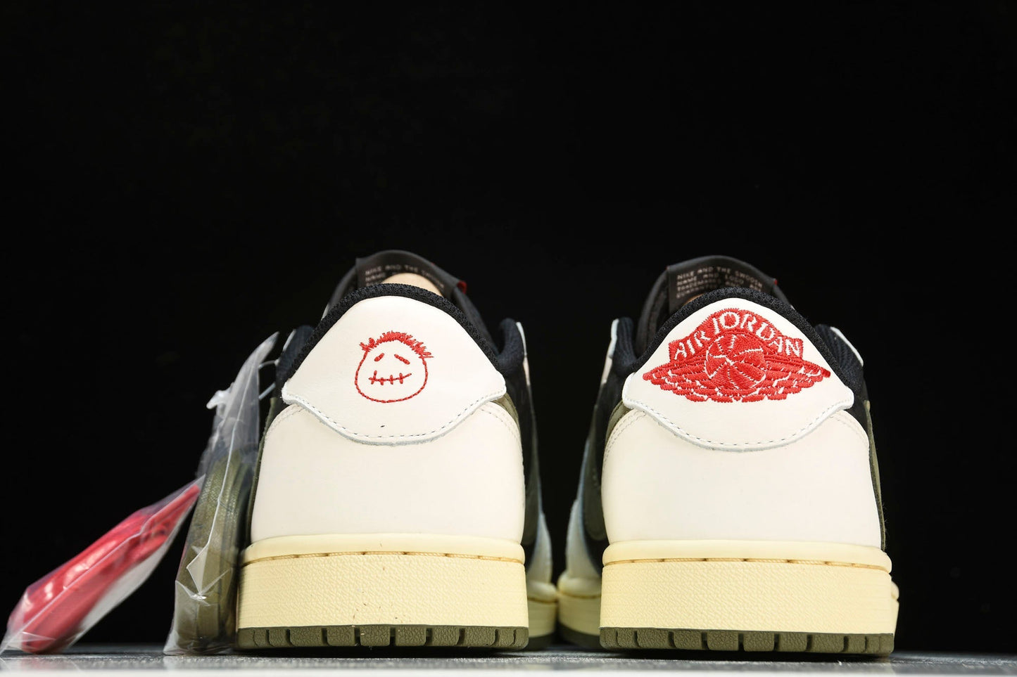 Travis Scott x AJ1 Low OG 'Olive' - UK W 4 (M 4.5) / US W 6.5 (M 5) / EU 37.5