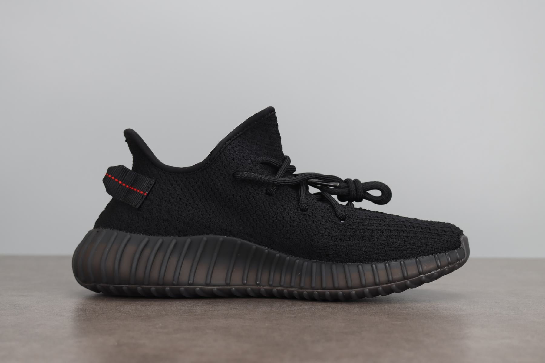Yzy Boost 350 v2 Black Red "BRED" - UK 8 / US 8.5 / EU 42