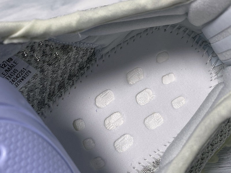 Yzy Boost 350 v2 Yeshaya Reflective - UK 3.5 / US 4 / EU 36