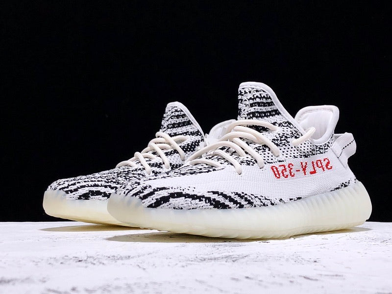 Yzy Boost 350 v2 Zebra - UK 7 / US 7.5 / EU 40.5