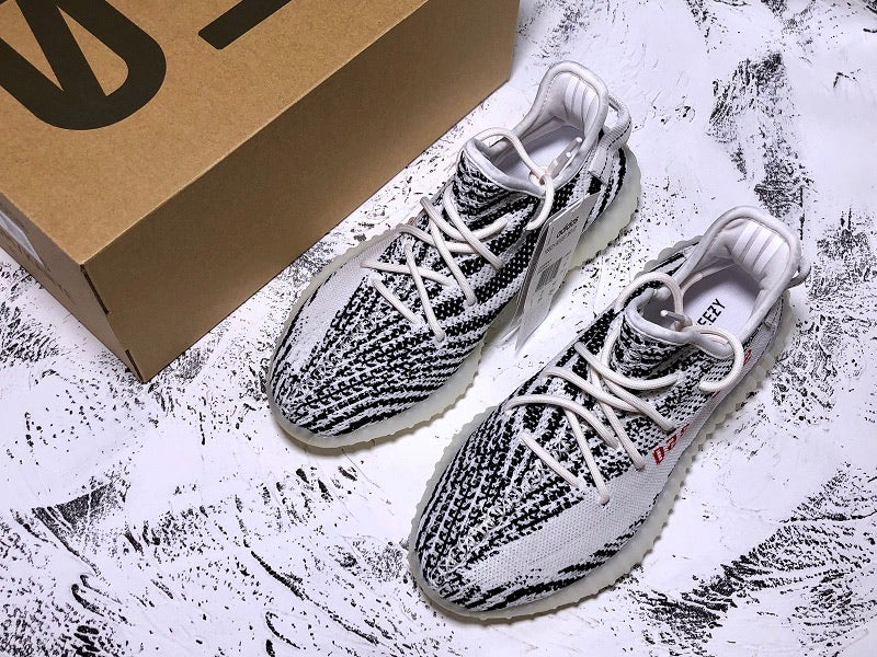 Yzy Boost 350 v2 Zebra - UK 7 / US 7.5 / EU 40.5