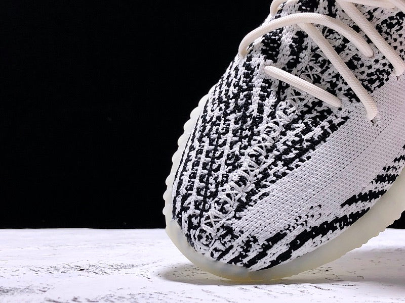 Yzy Boost 350 v2 Zebra - UK 7 / US 7.5 / EU 40.5