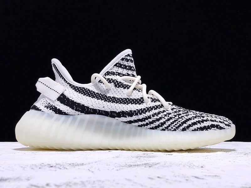 Yzy Boost 350 v2 Zebra - UK 7 / US 7.5 / EU 40.5