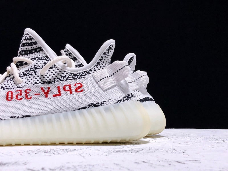 Yzy Boost 350 v2 Zebra - UK 7 / US 7.5 / EU 40.5