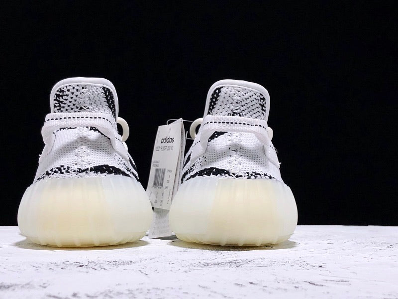 Yzy Boost 350 v2 Zebra - UK 7 / US 7.5 / EU 40.5
