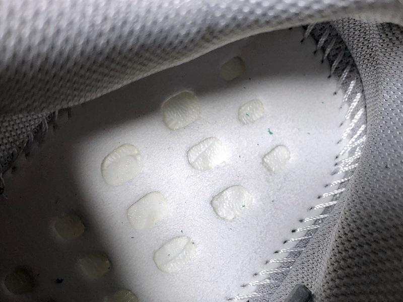 Yzy Boost 700 V2 Inertia - UK 6 / US 6.5 / EU 39