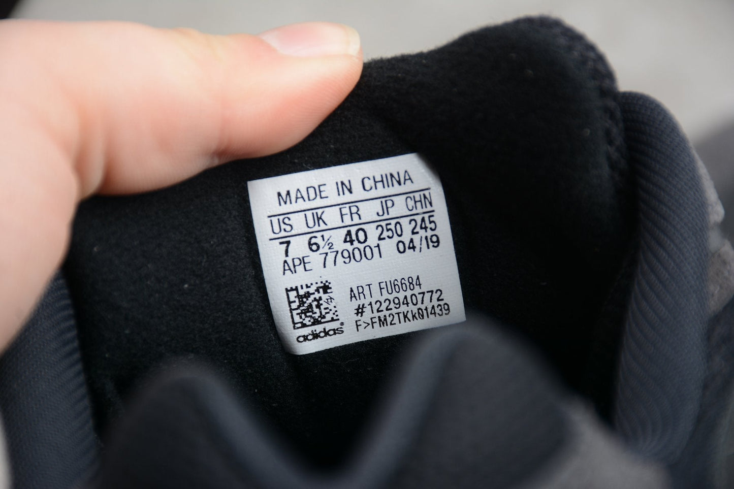 Yzy Boost 700 V2 Vanta - UK 8.5 / US 9 / EU 42.5
