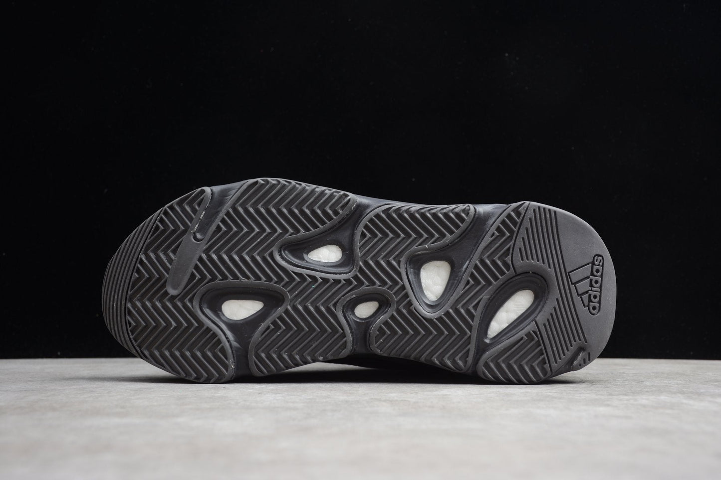Yzy Boost 700 V2 Vanta - UK 8.5 / US 9 / EU 42.5