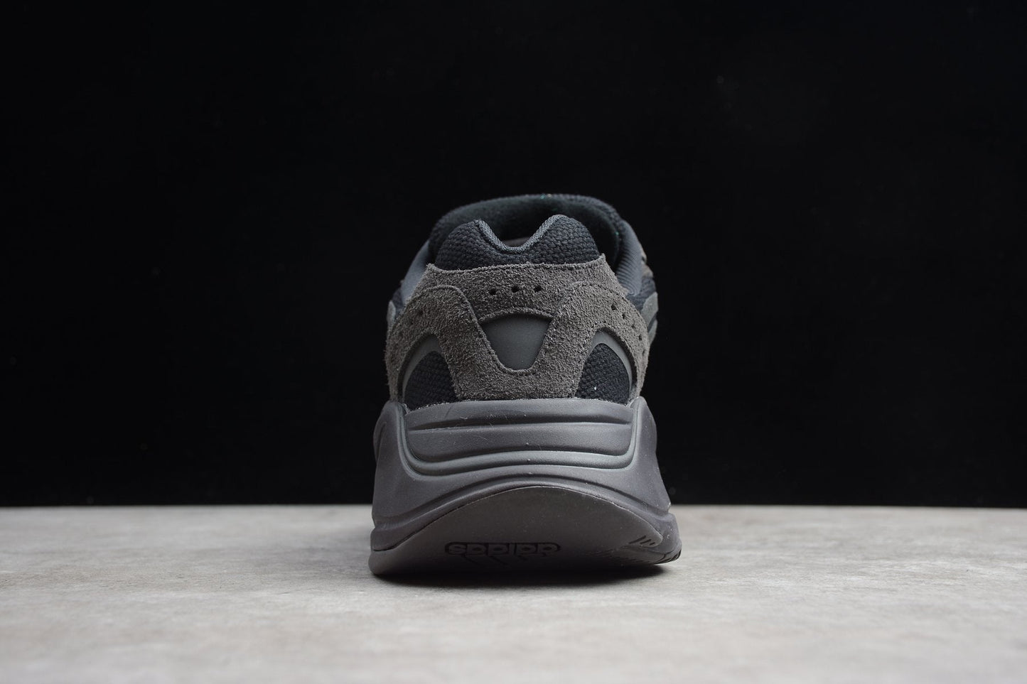 Yzy Boost 700 V2 Vanta - UK 8.5 / US 9 / EU 42.5