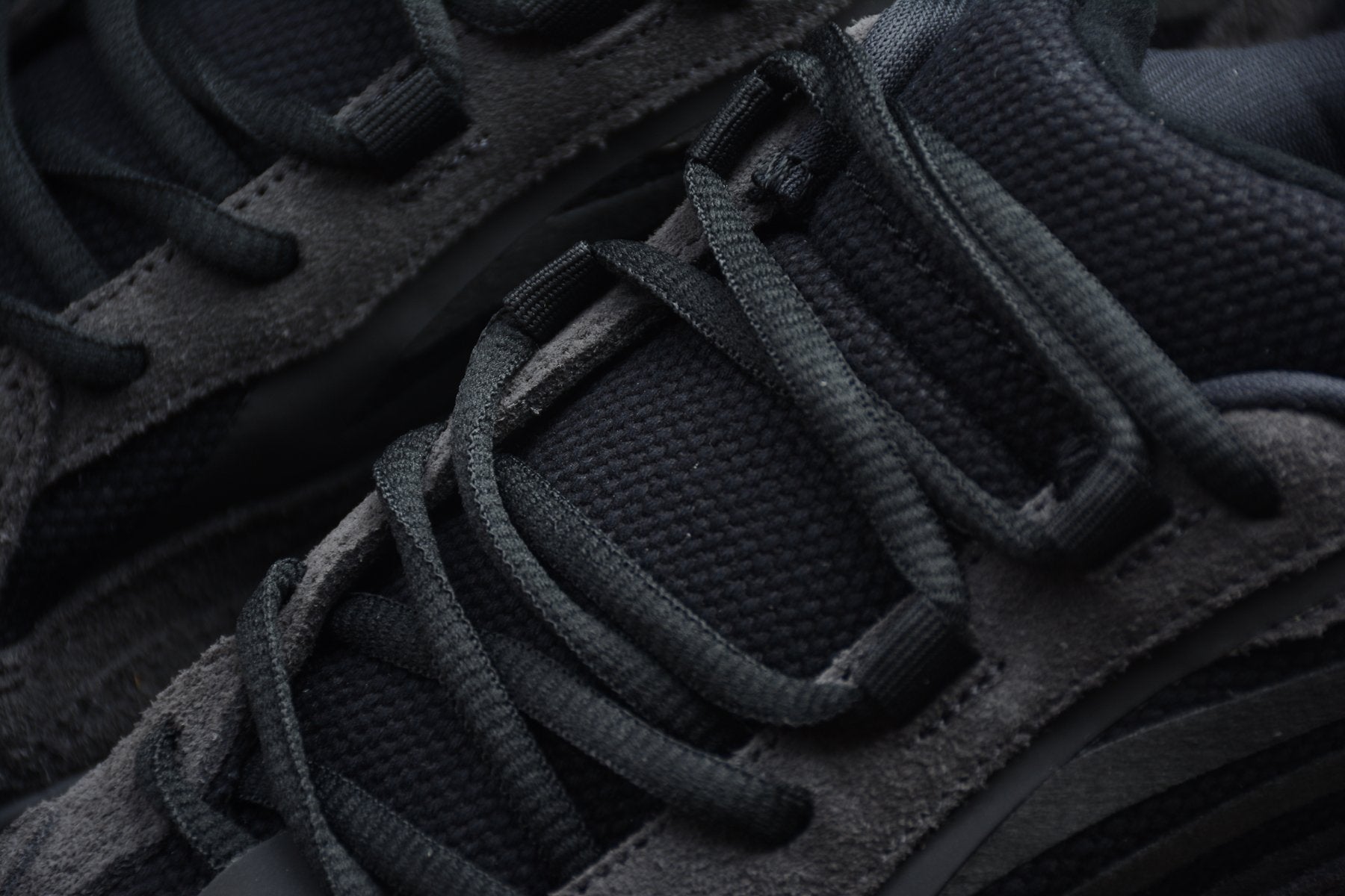 Yzy Boost 700 V2 Vanta - UK 8.5 / US 9 / EU 42.5