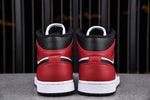 AJ1 Mid ‘Chicago Black Toe’