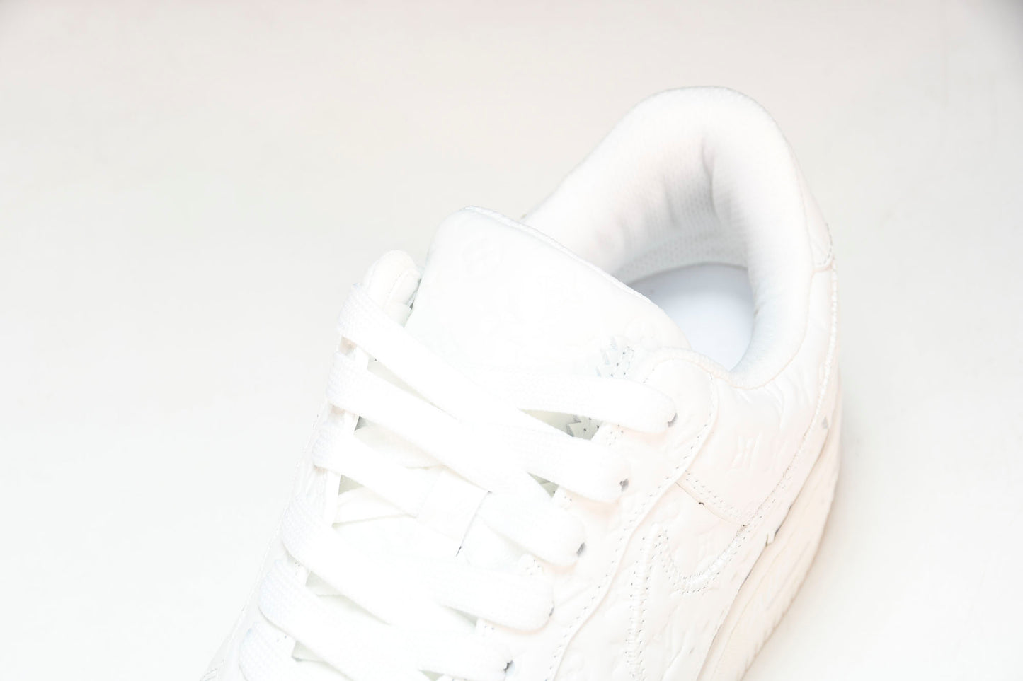 Louis Vuittоп x AF1 by Virgil Abloh 'White' (With Special Case)