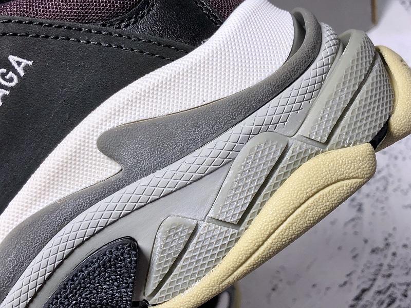Triple S Sneaker "Burgundy"