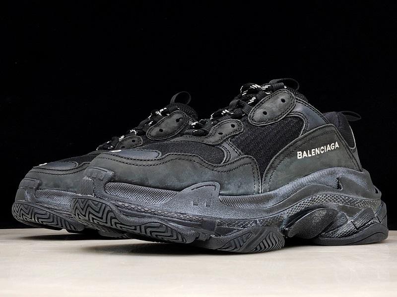 Triple S Sneaker "Black"