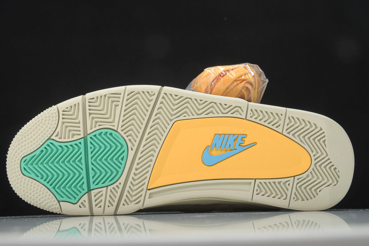 AJ4 Retro Union SP 'Taupe Haze'