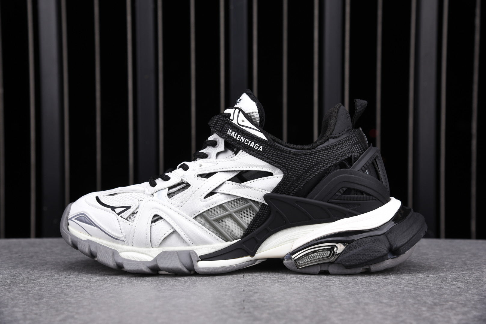 Track 2.0 Trainer 'Black White'